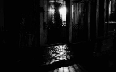 Top 5 Terrifying Haunts on the French Quarter Ghost and Vampire Tour