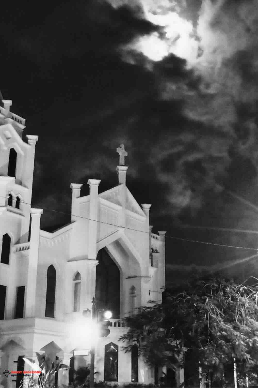 haunted tours in key west are a great way to see the fun little island